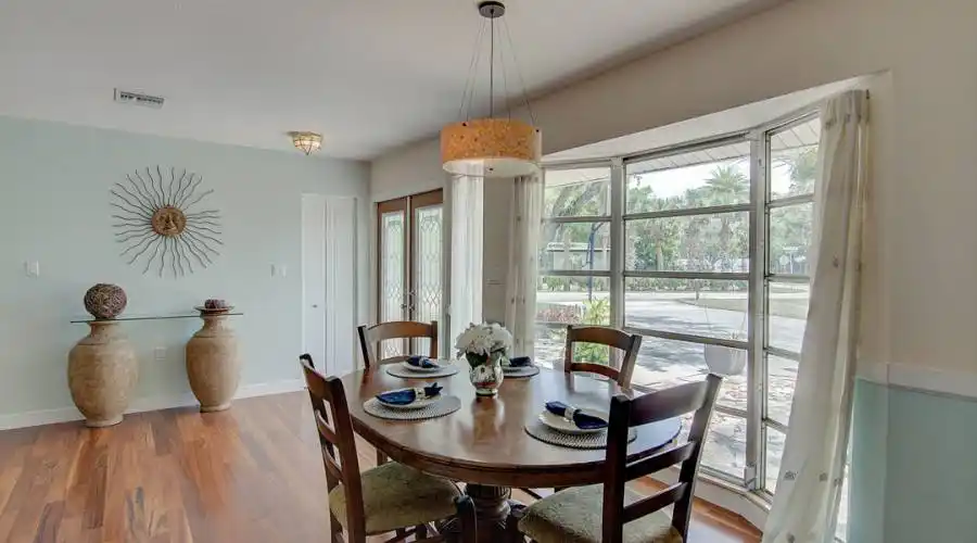 1865 Sandalwood Dr, SARASOTA, Florida 34231, United States, 3 Bedrooms Bedrooms, 5 Rooms Rooms,2 BathroomsBathrooms,Residential,For Sale,Sandalwood ,711885