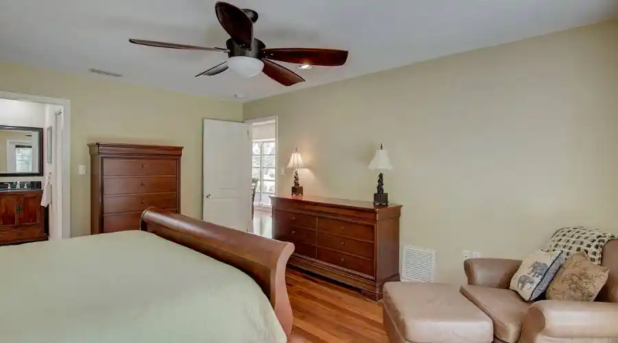 1865 Sandalwood Dr, SARASOTA, Florida 34231, United States, 3 Bedrooms Bedrooms, 5 Rooms Rooms,2 BathroomsBathrooms,Residential,For Sale,Sandalwood ,711885