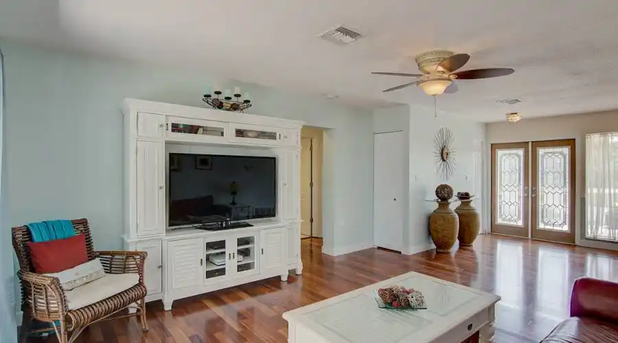 1865 Sandalwood Dr, SARASOTA, Florida 34231, United States, 3 Bedrooms Bedrooms, 5 Rooms Rooms,2 BathroomsBathrooms,Residential,For Sale,Sandalwood ,711885