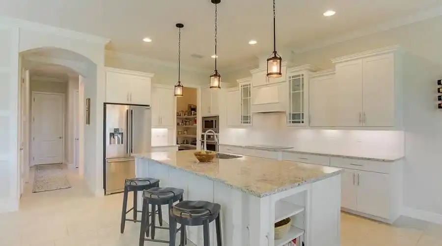 16608 7th Ave East, Florida 34212, United States, 4 Bedrooms Bedrooms, 6 Rooms Rooms,4 BathroomsBathrooms,Residential,For Sale,7th ,738427
