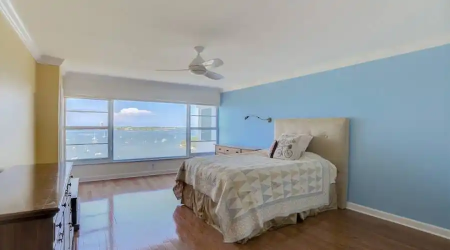 555 South Gulfstream Ave, Florida 34236, United States, 2 Bedrooms Bedrooms, 4 Rooms Rooms,2 BathroomsBathrooms,Condo,For Sale,South Gulfstream,1202,743440