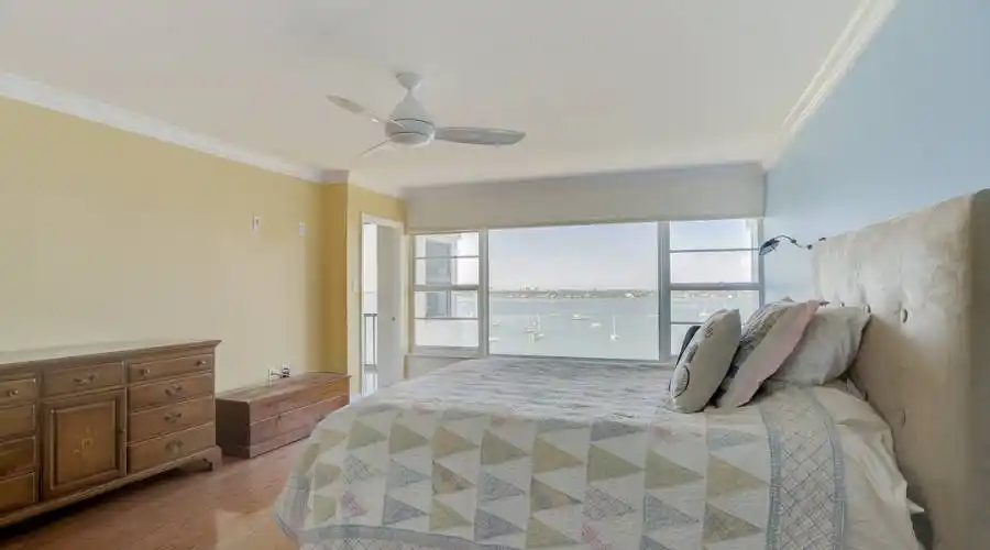 555 South Gulfstream Ave, Florida 34236, United States, 2 Bedrooms Bedrooms, 4 Rooms Rooms,2 BathroomsBathrooms,Condo,For Sale,South Gulfstream,1202,743440