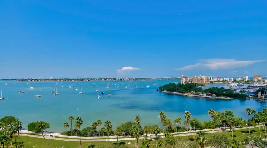 555 South Gulfstream Ave, Florida 34236, United States, 2 Bedrooms Bedrooms, 4 Rooms Rooms,2 BathroomsBathrooms,Condo,For Sale,South Gulfstream,1202,743440