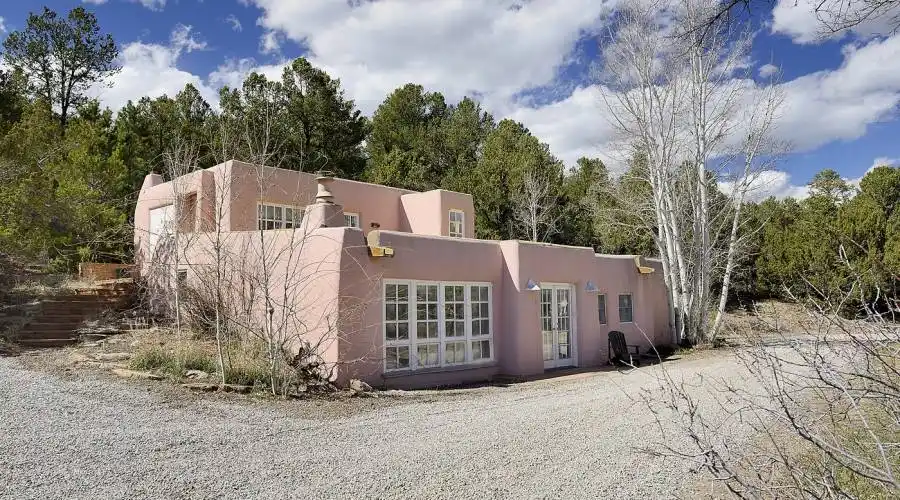 38 Johnsons Ranch Rd, Santa Fe, New Mexico 87505, United States, 3 Bedrooms Bedrooms, ,4 BathroomsBathrooms,Residential,For Sale,Johnsons Ranch Rd,745764