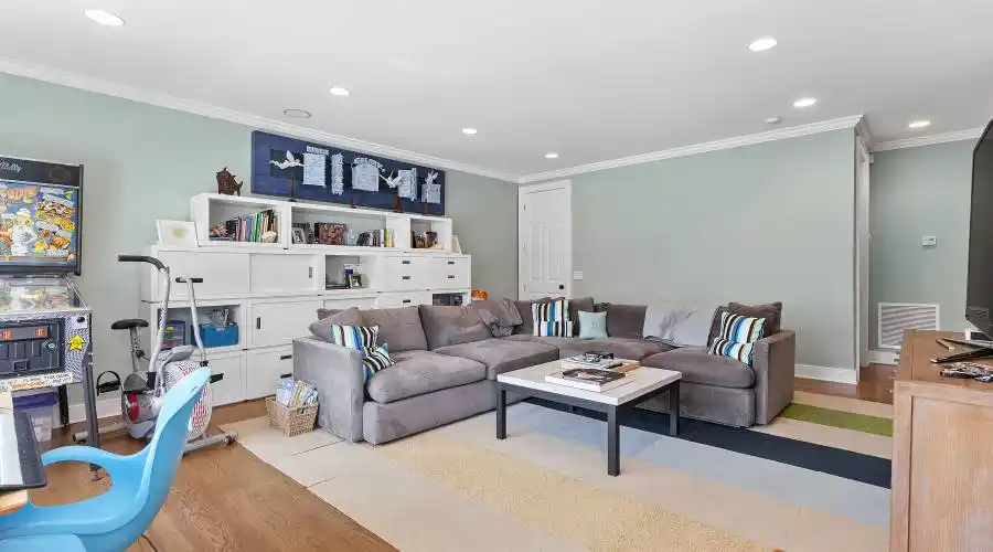 3 Halsey Ln, Quogue, New York 11959, United States, 5 Bedrooms Bedrooms, 15 Rooms Rooms,4 BathroomsBathrooms,Residential,For Sale,Halsey Ln,749881