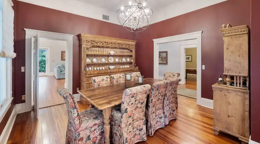 635 Delaney Avenue, Orlando, Florida 32801, United States, 4 Bedrooms Bedrooms, 14 Rooms Rooms,3 BathroomsBathrooms,Residential,For Sale,Delaney Avenue,769163
