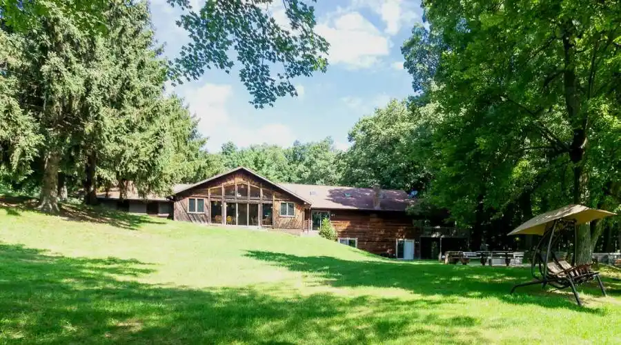 51378 US 131, Three Rivers, Michigan 49093, United States, 8 Bedrooms Bedrooms, 11 Rooms Rooms,6 BathroomsBathrooms,Waterfront,For Sale,Willow Lake Sportsmans Club,US 131,770207