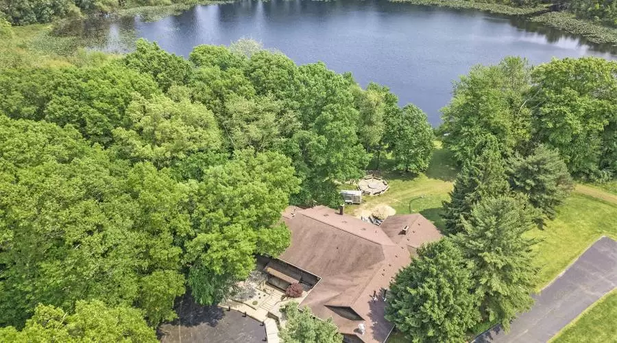 51378 US 131, Three Rivers, Michigan 49093, United States, 8 Bedrooms Bedrooms, 11 Rooms Rooms,6 BathroomsBathrooms,Waterfront,For Sale,Willow Lake Sportsmans Club,US 131,770207