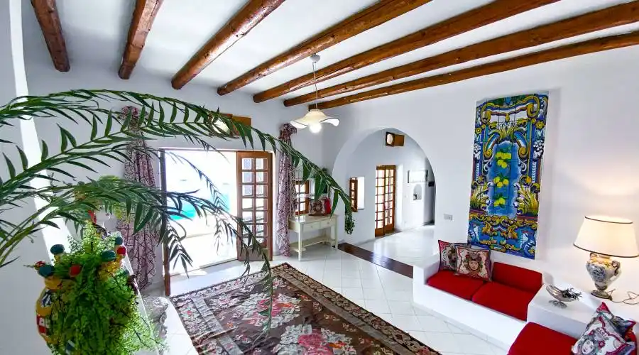 1 Via Drautto, Panarea, 98055, Italy, 4 Bedrooms Bedrooms, 4 Rooms Rooms,2 BathroomsBathrooms,Residential,For Sale,Via Drautto,775357