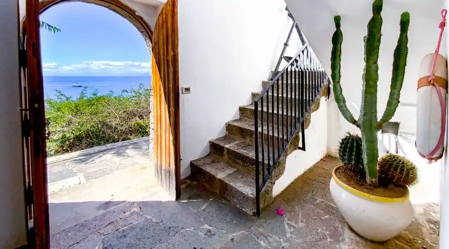 1 Via Drautto, Panarea, 98055, Italy, 4 Bedrooms Bedrooms, 4 Rooms Rooms,2 BathroomsBathrooms,Residential,For Sale,Via Drautto,775357