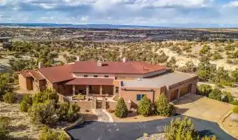 1450 Vista Hermosa, Farmington, New Mexico 87401, United States, 3 Bedrooms Bedrooms, 8 Rooms Rooms,3 BathroomsBathrooms,Auction,For Sale,Vista Hermosa,777637