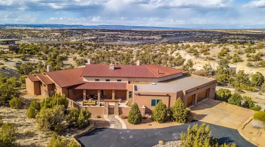 1450 Vista Hermosa, Farmington, New Mexico 87401, United States, 3 Bedrooms Bedrooms, 8 Rooms Rooms,3 BathroomsBathrooms,Auction,For Sale,Vista Hermosa,777637