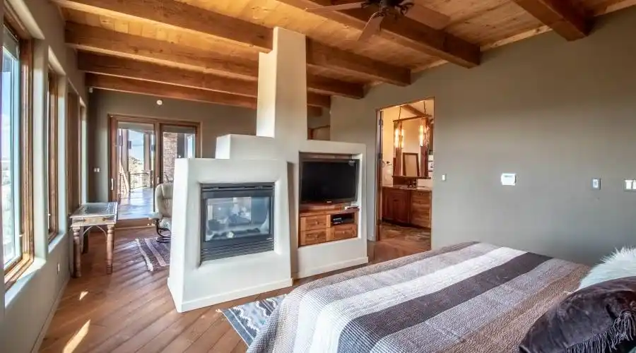 1450 Vista Hermosa, Farmington, New Mexico 87401, United States, 3 Bedrooms Bedrooms, 8 Rooms Rooms,3 BathroomsBathrooms,Auction,For Sale,Vista Hermosa,777637