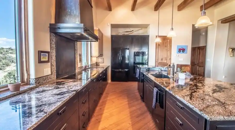 1450 Vista Hermosa, Farmington, New Mexico 87401, United States, 3 Bedrooms Bedrooms, 8 Rooms Rooms,3 BathroomsBathrooms,Auction,For Sale,Vista Hermosa,777637