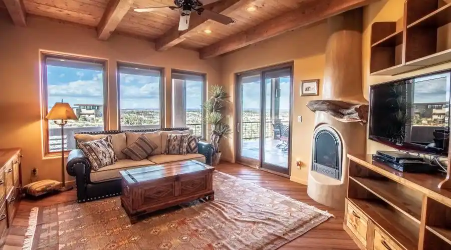 1450 Vista Hermosa, Farmington, New Mexico 87401, United States, 3 Bedrooms Bedrooms, 8 Rooms Rooms,3 BathroomsBathrooms,Auction,For Sale,Vista Hermosa,777637