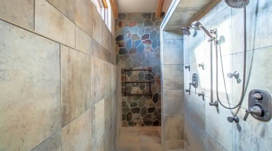 1450 Vista Hermosa, Farmington, New Mexico 87401, United States, 3 Bedrooms Bedrooms, 8 Rooms Rooms,3 BathroomsBathrooms,Auction,For Sale,Vista Hermosa,777637