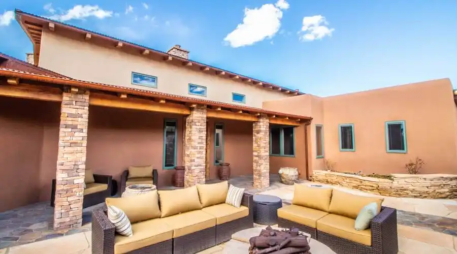 1450 Vista Hermosa, Farmington, New Mexico 87401, United States, 3 Bedrooms Bedrooms, 8 Rooms Rooms,3 BathroomsBathrooms,Auction,For Sale,Vista Hermosa,777637