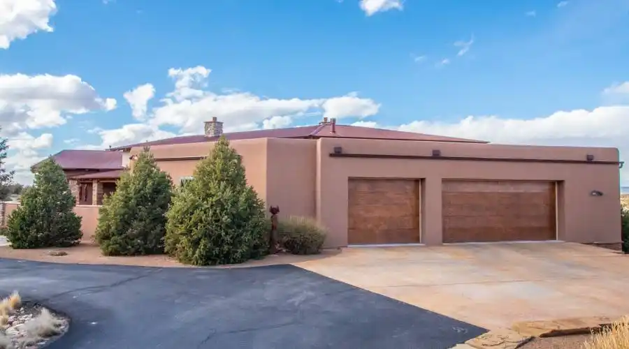 1450 Vista Hermosa, Farmington, New Mexico 87401, United States, 3 Bedrooms Bedrooms, 8 Rooms Rooms,3 BathroomsBathrooms,Auction,For Sale,Vista Hermosa,777637