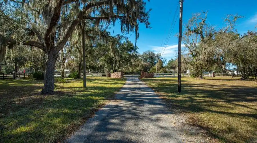 500 B County Road 13A South, ELKTON, Florida 32033, United States, 4 Bedrooms Bedrooms, 11 Rooms Rooms,3 BathroomsBathrooms,Residential,For Sale,County Road 13A South,806049