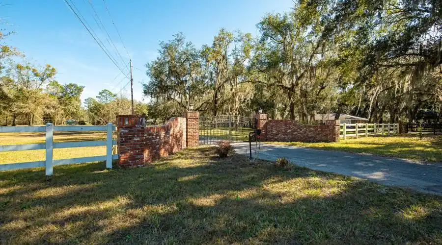 500 B County Road 13A South, ELKTON, Florida 32033, United States, 4 Bedrooms Bedrooms, 11 Rooms Rooms,3 BathroomsBathrooms,Residential,For Sale,County Road 13A South,806049