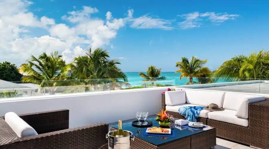 Providenciales, Turks and Caicos Islands, 6 Bedrooms Bedrooms, 4 Rooms Rooms,6 BathroomsBathrooms,Villa,For Sale,822824