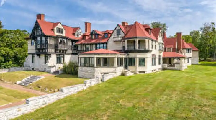 Lenox, Massachusetts, United States, 33 Bedrooms Bedrooms, ,13 BathroomsBathrooms,Residential,For Sale,861909