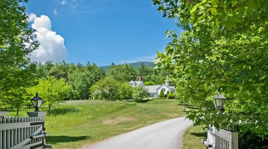 Manchester, Vermont, United States, 9 Bedrooms Bedrooms, ,12 BathroomsBathrooms,Residential,For Sale,863483