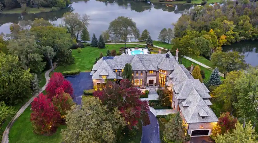 45 Lakeview Lane, Barrington Hills, Illinois 60010, United States, 6 Bedrooms Bedrooms, ,9 BathroomsBathrooms,Waterfront,For Sale,Lakeview,868522
