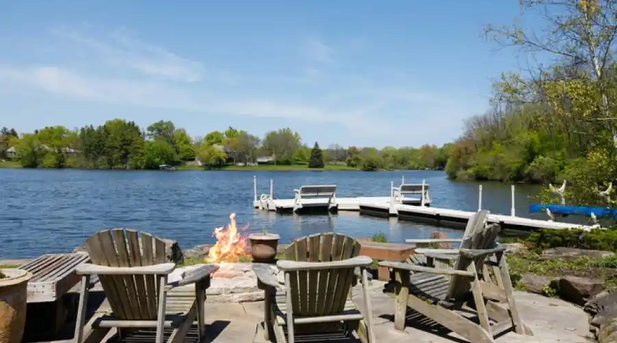 45 Lakeview Lane, Barrington Hills, Illinois 60010, United States, 6 Bedrooms Bedrooms, ,9 BathroomsBathrooms,Waterfront,For Sale,Lakeview,868522