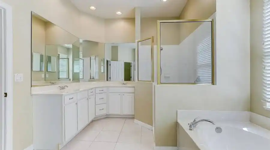 6235 Cypress Bend Ct, Bradenton, Florida 34201, United States, 5 Bedrooms Bedrooms, 7 Rooms Rooms,3 BathroomsBathrooms,Residential,For Sale,Cypress Bend,872085