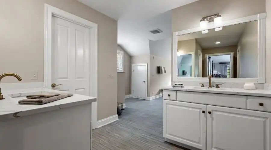 27 Muirfield Circle, Wheaton, Illinois 60189, United States, 5 Bedrooms Bedrooms, ,5 BathroomsBathrooms,Residential,For Sale,Muirfield,874164