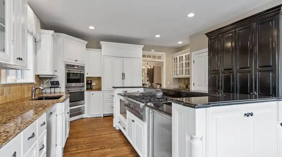 27 Muirfield Circle, Wheaton, Illinois 60189, United States, 5 Bedrooms Bedrooms, ,5 BathroomsBathrooms,Residential,For Sale,Muirfield,874164
