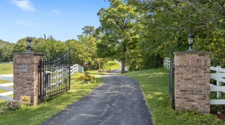 8970 Millbrook Road, Millbrook, Illinois 60536, United States, 4 Bedrooms Bedrooms, ,2 BathroomsBathrooms,Residential,For Sale,Millbrook,876398