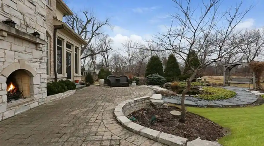 110 East Farnham Ln, Wheaton, Illinois 60189-6402, United States, 5 Bedrooms Bedrooms, 14 Rooms Rooms,6 BathroomsBathrooms,Residential,For Sale,East Farnham,2,881150
