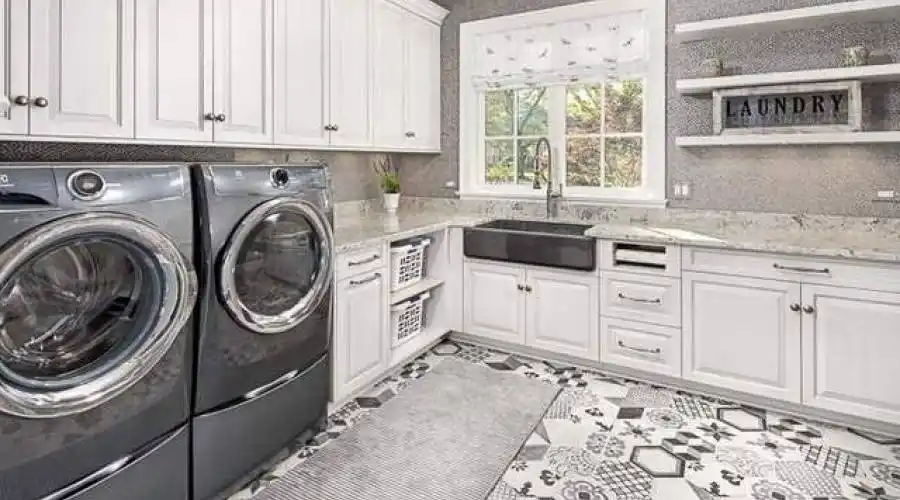22W128 Ahlstrand Rd, Glen Ellyn, Illinois 60137, United States, 4 Bedrooms Bedrooms, 10 Rooms Rooms,4 BathroomsBathrooms,Residential,For Sale, Muellner Construction,Ahlstrand ,2,881154
