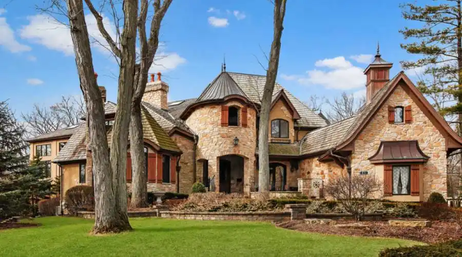 831 Diane Ln, Naperville, Illinois 60540, United States, 6 Bedrooms Bedrooms, 17 Rooms Rooms,6 BathroomsBathrooms,Residential,For Sale,Diane,881174