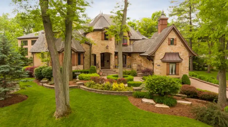 831 Diane Ln, Naperville, Illinois 60540, United States, 6 Bedrooms Bedrooms, 17 Rooms Rooms,6 BathroomsBathrooms,Residential,For Sale,Diane,881174