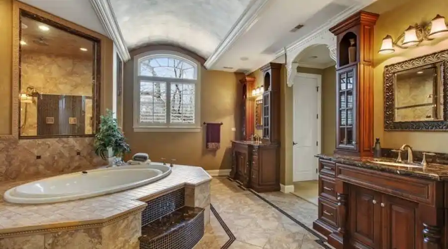 831 Diane Ln, Naperville, Illinois 60540, United States, 6 Bedrooms Bedrooms, 17 Rooms Rooms,6 BathroomsBathrooms,Residential,For Sale,Diane,881174