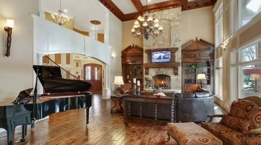 831 Diane Ln, Naperville, Illinois 60540, United States, 6 Bedrooms Bedrooms, 17 Rooms Rooms,6 BathroomsBathrooms,Residential,For Sale,Diane,881174