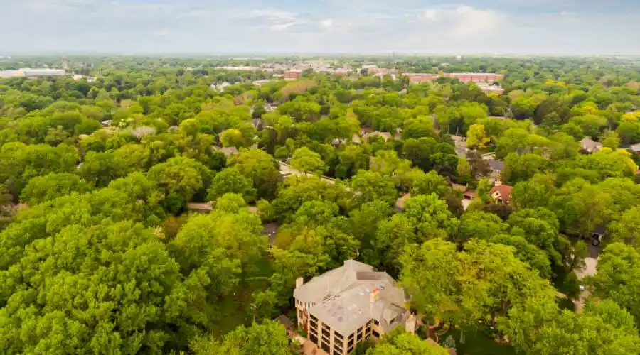 831 Diane Ln, Naperville, Illinois 60540, United States, 6 Bedrooms Bedrooms, 17 Rooms Rooms,6 BathroomsBathrooms,Residential,For Sale,Diane,881174