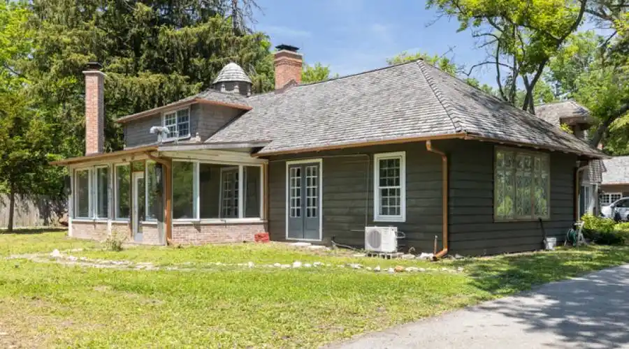25W431 Plamondon Rd, Wheaton, Illinois 60189, United States, 7 Bedrooms Bedrooms, ,6 BathroomsBathrooms,Residential,For Sale,Plamondon,1,881175