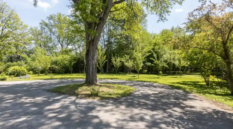 25W431 Plamondon Rd, Wheaton, Illinois 60189, United States, 7 Bedrooms Bedrooms, ,6 BathroomsBathrooms,Residential,For Sale,Plamondon,1,881175