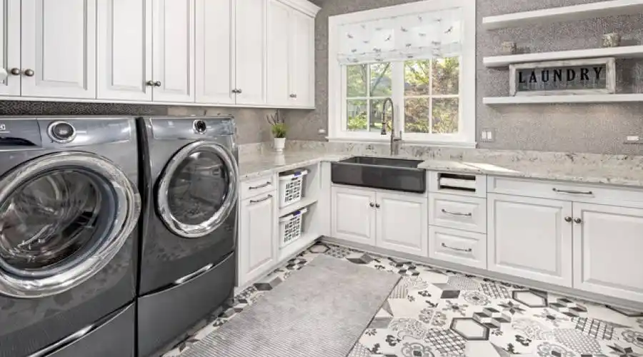 48 Muirfield Cir, Wheaton, Illinois 60189, United States, 4 Bedrooms Bedrooms, 10 Rooms Rooms,4 BathroomsBathrooms,Residential,For Sale,Muirfield,2,881176