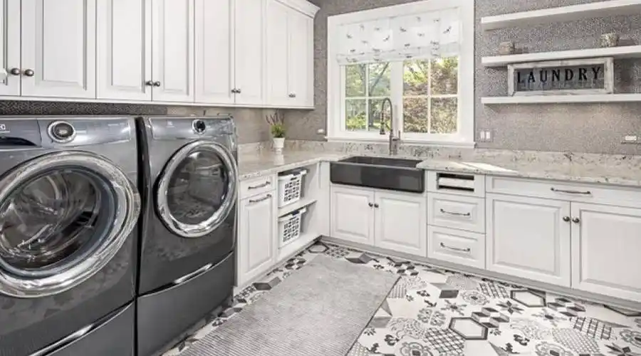 48 Muirfield Cir, Wheaton, Illinois 60189, United States, 4 Bedrooms Bedrooms, 10 Rooms Rooms,4 BathroomsBathrooms,Residential,For Sale,Muirfield,2,881176