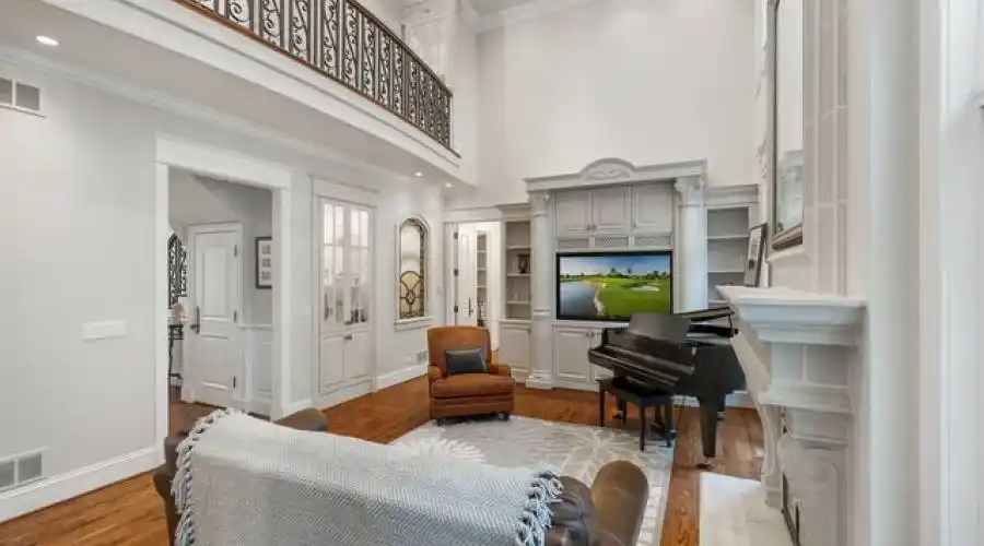 25W625 Waldorth Ct, Wheaton, Illinois 60187, United States, 5 Bedrooms Bedrooms, 15 Rooms Rooms,6 BathroomsBathrooms,Residential,For Sale,Waldorth,2,881179