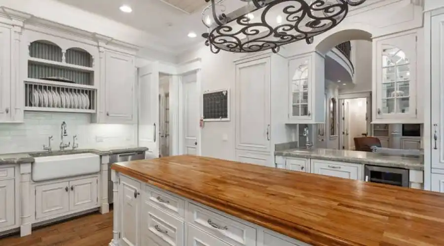 25W625 Waldorth Ct, Wheaton, Illinois 60187, United States, 5 Bedrooms Bedrooms, 15 Rooms Rooms,6 BathroomsBathrooms,Residential,For Sale,Waldorth,2,881179