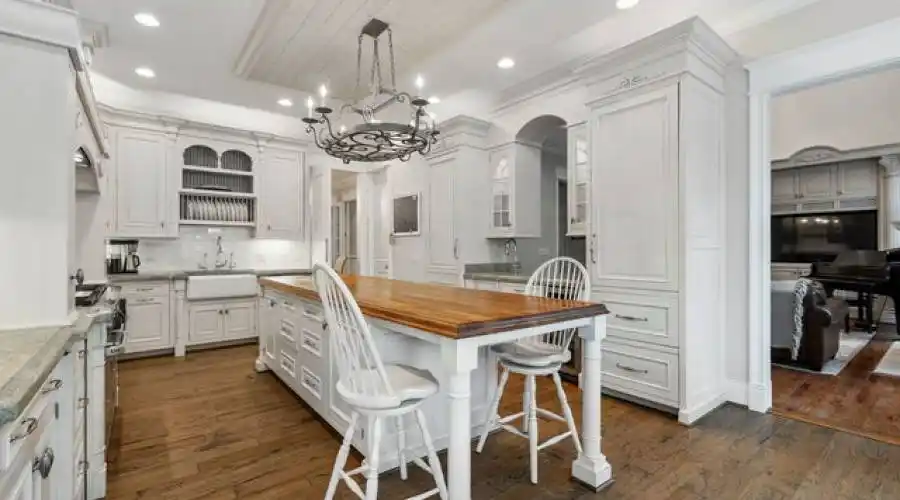 25W625 Waldorth Ct, Wheaton, Illinois 60187, United States, 5 Bedrooms Bedrooms, 15 Rooms Rooms,6 BathroomsBathrooms,Residential,For Sale,Waldorth,2,881179