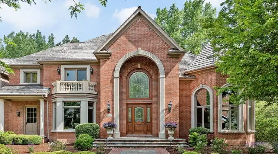 Glenbriar 1002 Ct, St. Charles, Illinois 60174, United States, 5 Bedrooms Bedrooms, 14 Rooms Rooms,6 BathroomsBathrooms,Residential,For Sale,1002,2,882205