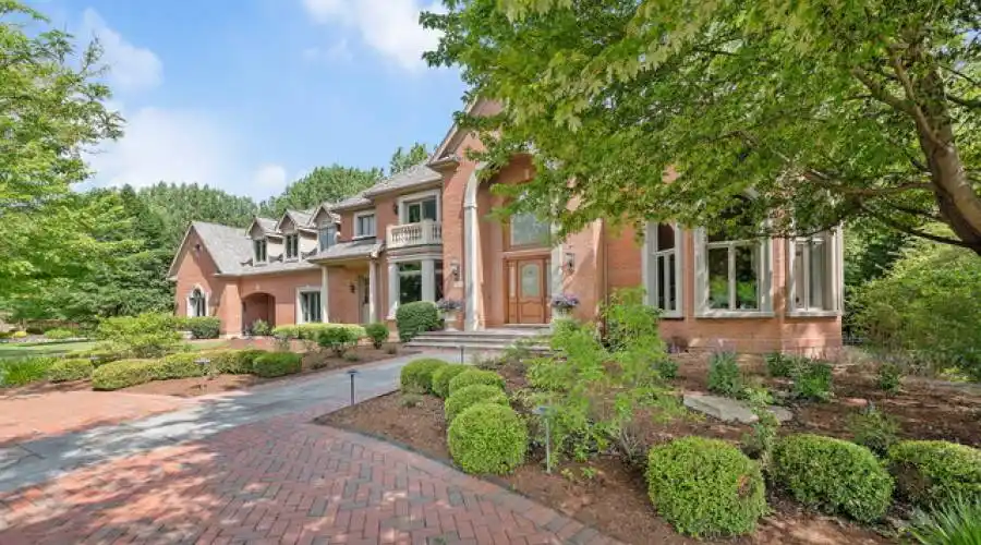 Glenbriar 1002 Ct, St. Charles, Illinois 60174, United States, 5 Bedrooms Bedrooms, 14 Rooms Rooms,6 BathroomsBathrooms,Residential,For Sale,1002,2,882205