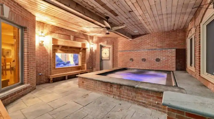 Glenbriar 1002 Ct, St. Charles, Illinois 60174, United States, 5 Bedrooms Bedrooms, 14 Rooms Rooms,6 BathroomsBathrooms,Residential,For Sale,1002,2,882205